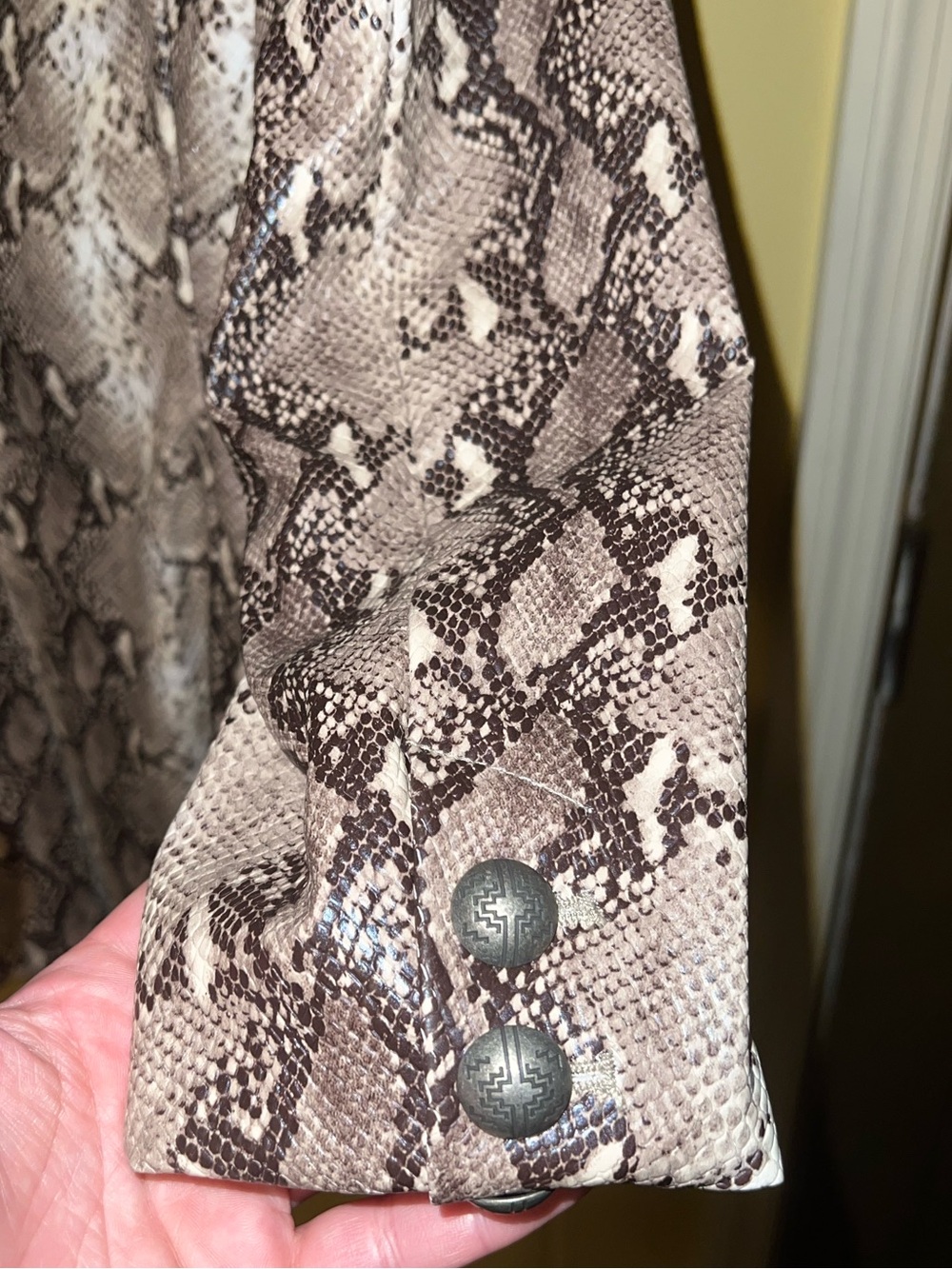 Ariat Snakeskin Western Chic Embossed Brown Tan Button Front Blazer Size S - Picture 9 of 13